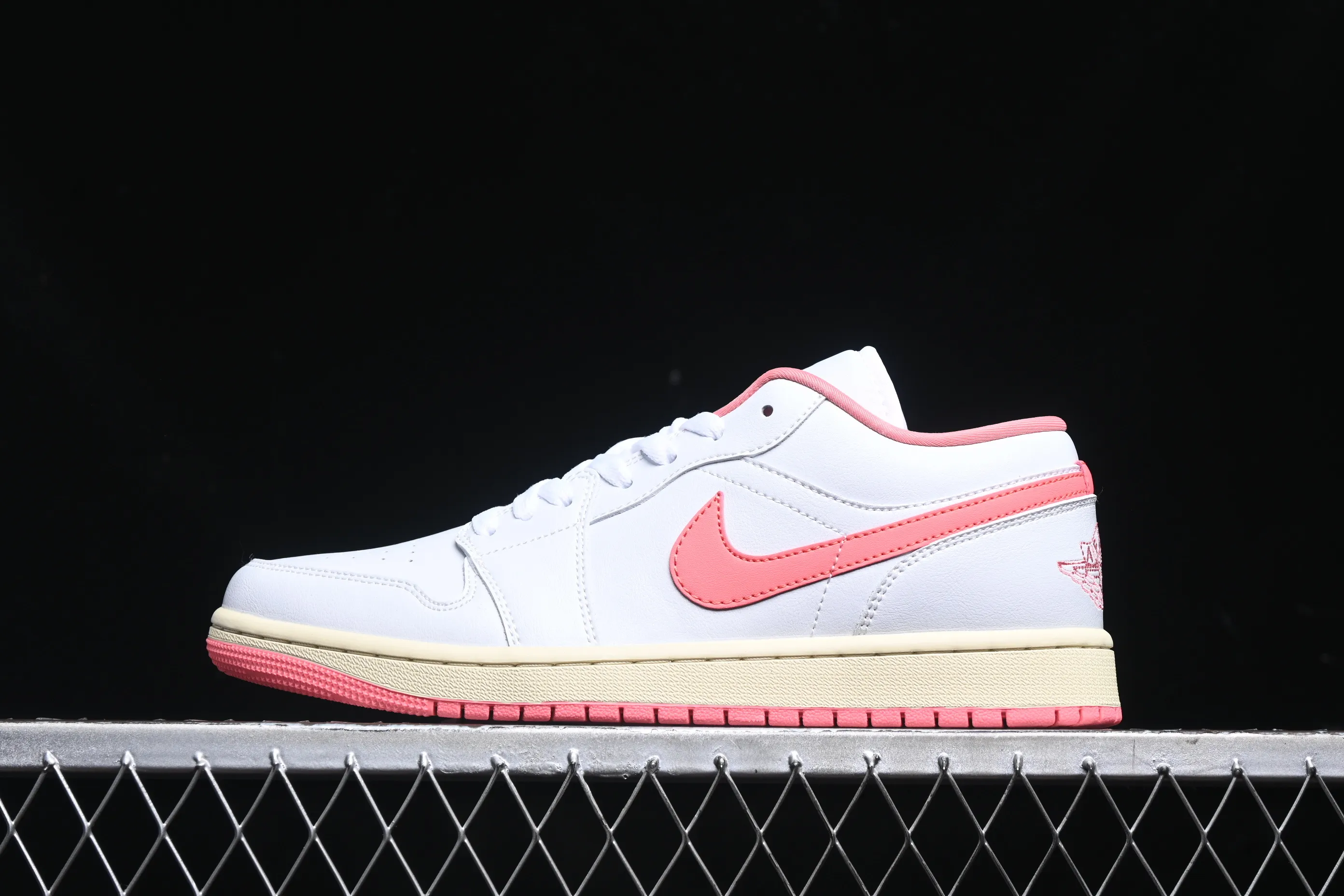 All categories Air Jordan Jordan series basketball shoes Air Jordan 1 Low Air Jordan 1 Low AJ1 Joe 1 white and pink low-top cultural and casual sneakers DC0774-109